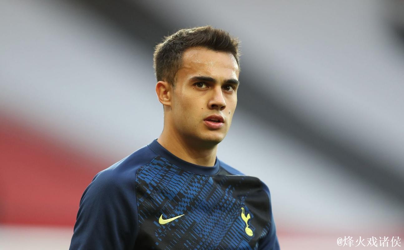 雷吉隆即将转会至迈阿密国际，记者透露。